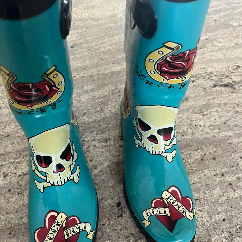 Chooka Size 4 Lucky Rock N Roll Rain Boots with skulls Tattoo Print
